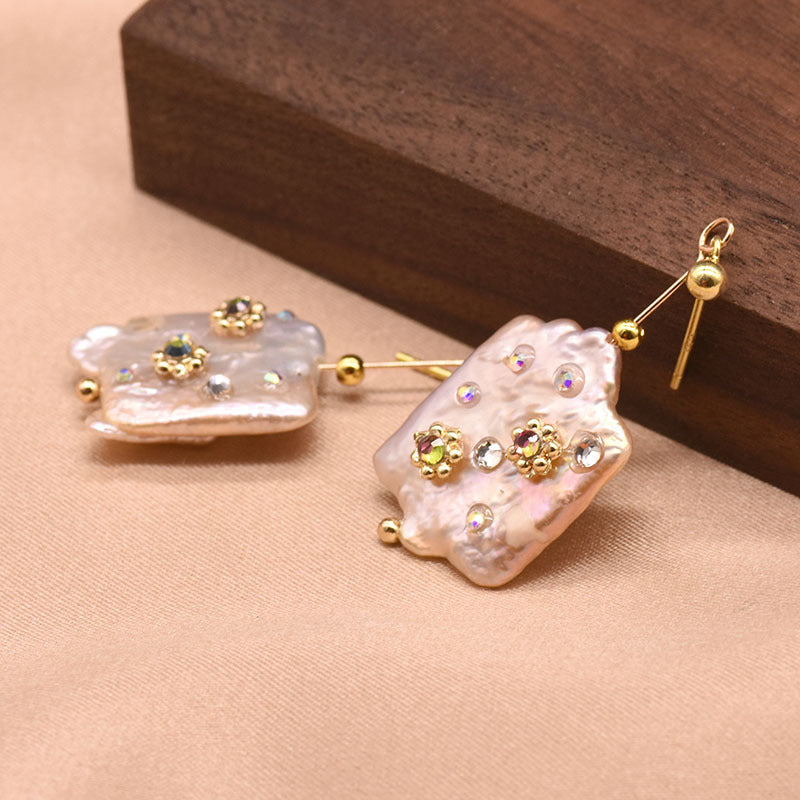 Abnormal • Natural Pearl geometric earring