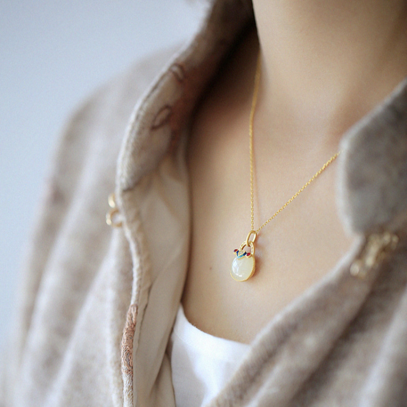 Good luck • Emerald jade stone necklace