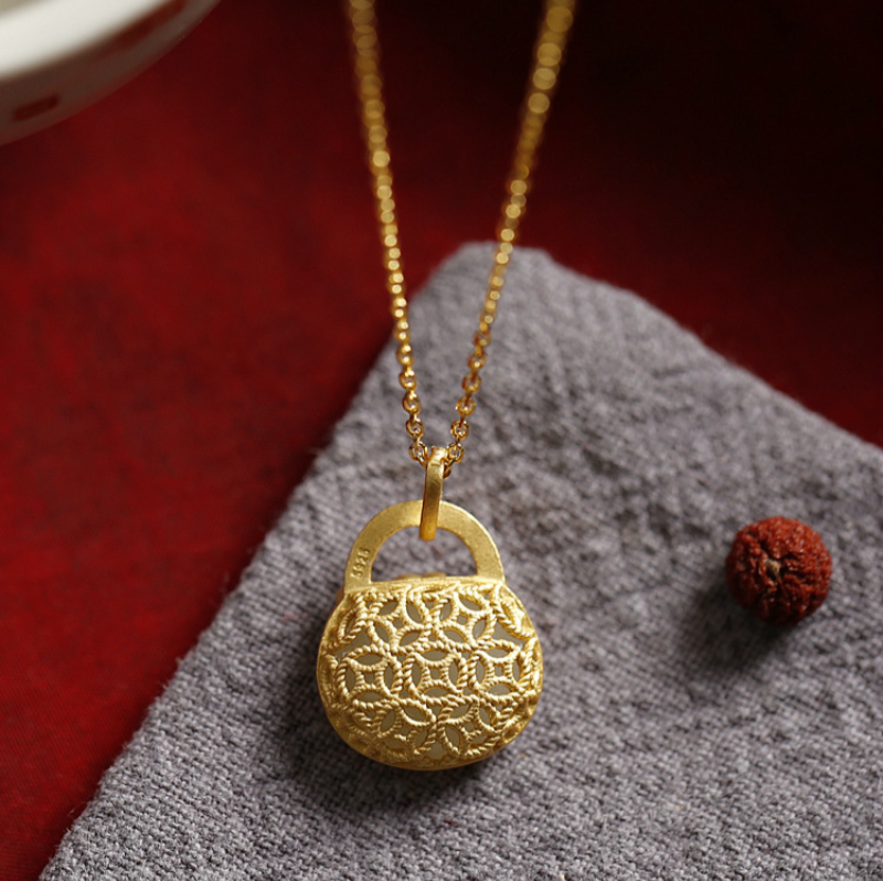 Good luck • Emerald jade stone necklace