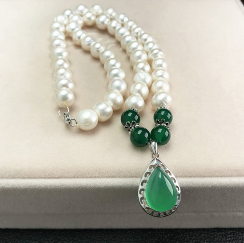 Water drop • Pearl agate Necklace