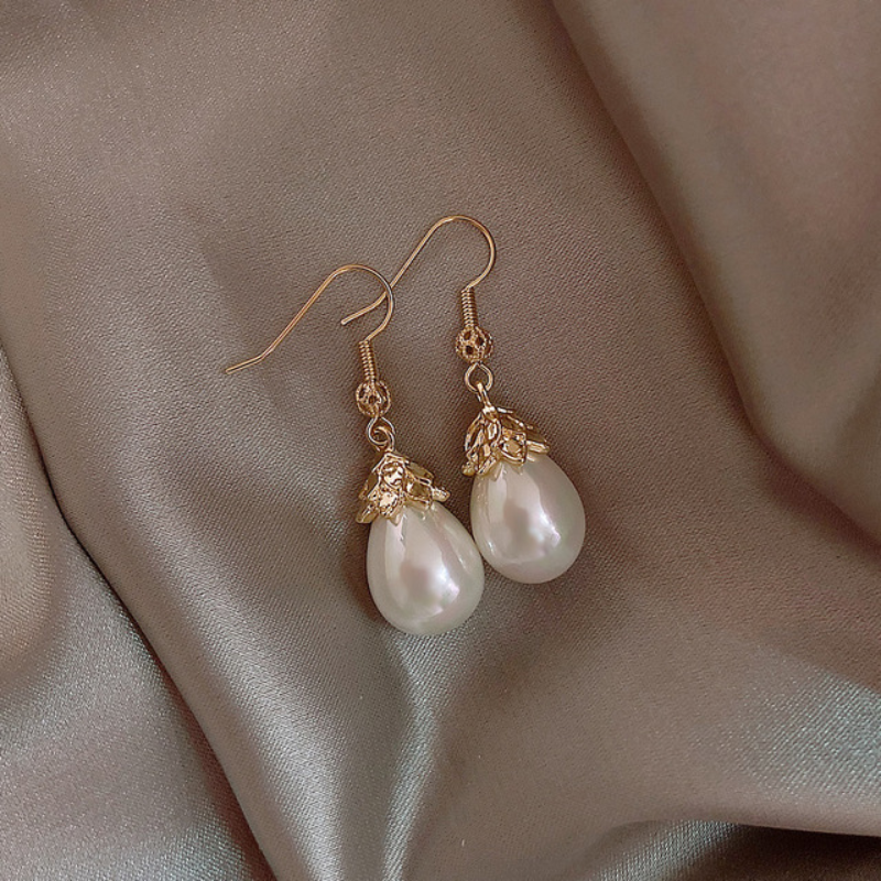 Temperament • Pearl earrings