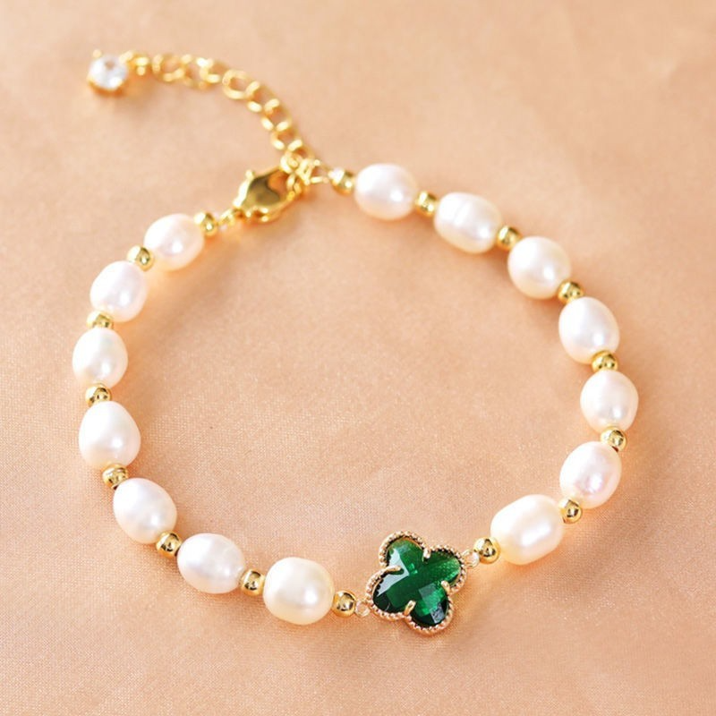 Four Leaf Clover • Pearl Bracelet