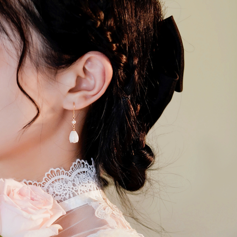 Lily of the valley pearl earrings