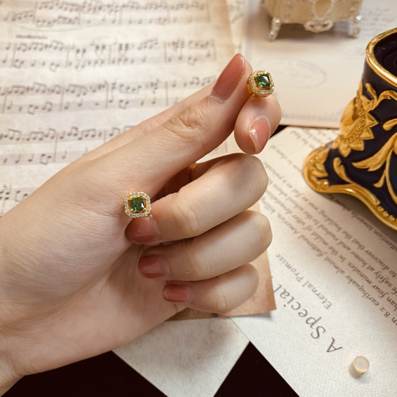 'Sprout of spring' green crystal Earrings