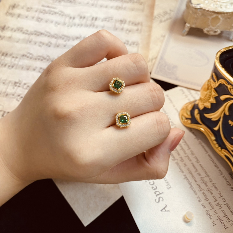 'Sprout of spring' green crystal Earrings