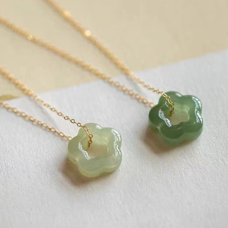 "Sun flower" Emerald Jade stone necklace