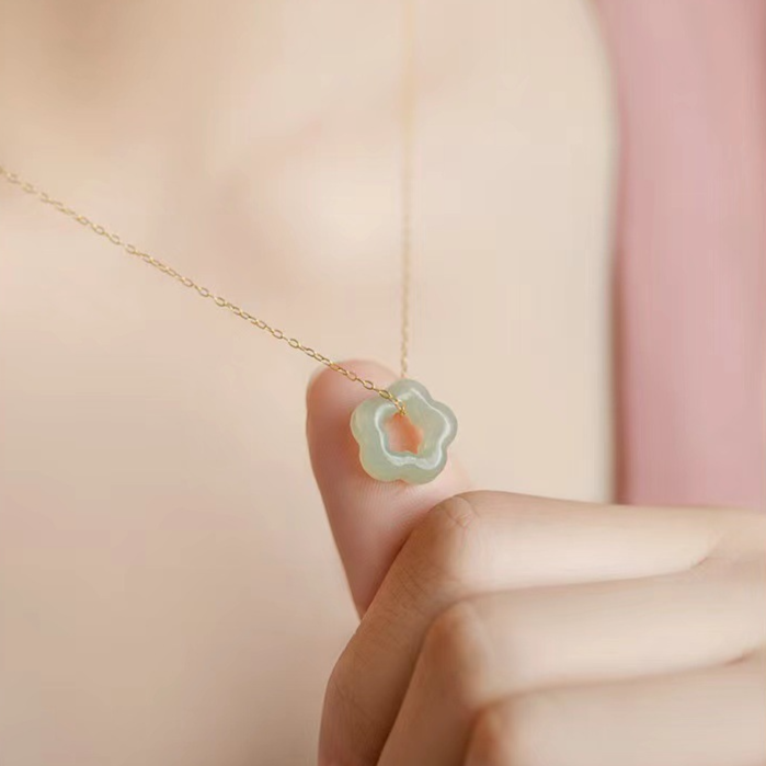 "Sun flower" Emerald Jade stone necklace