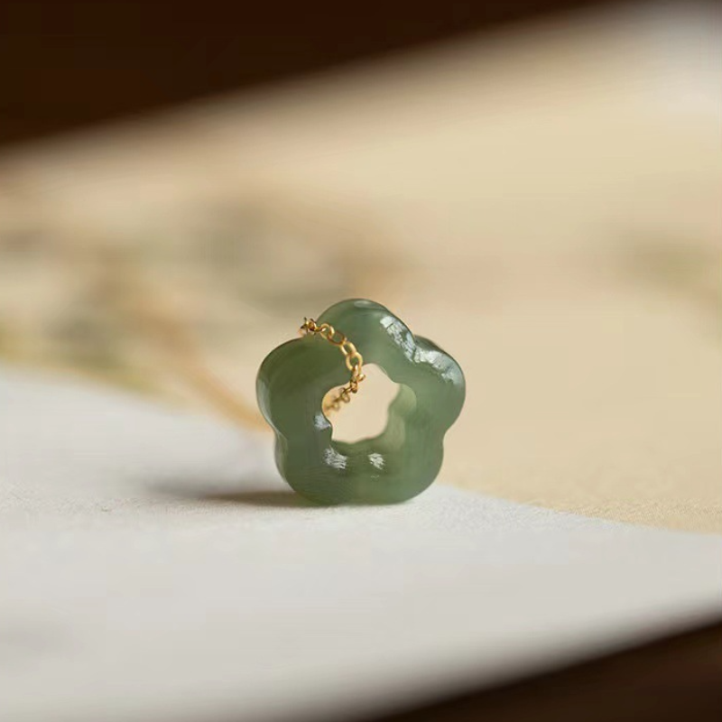 "Sun flower" Emerald Jade stone necklace