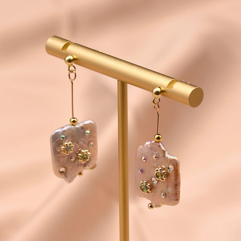 Abnormal • Natural Pearl geometric earring