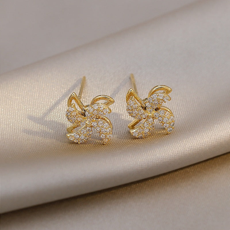 Rotatable windmill earrings