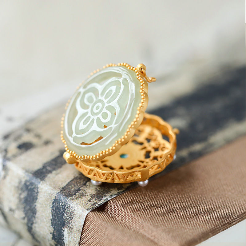 Soothe the nerves • Hollow Emerald jade stone necklace